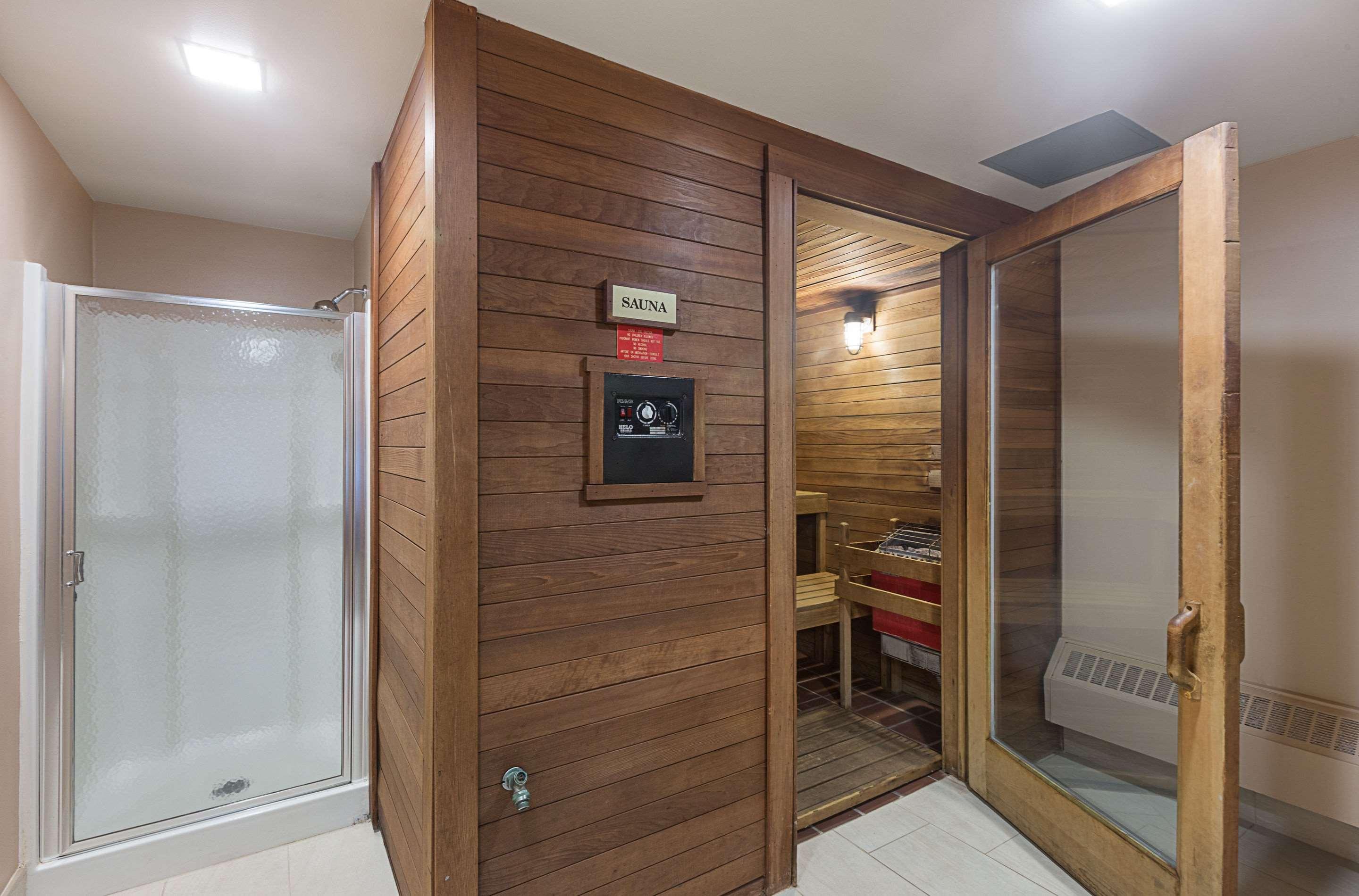 Quality Suites Lansing