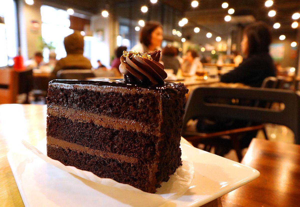 27 Places To Go If You Love Cake